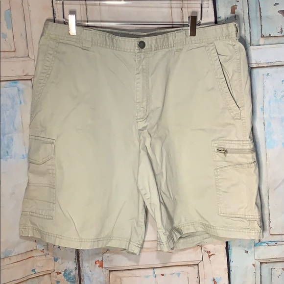Columbia Other - Men’s Columbia MultiPocket Shorts 40W 10L